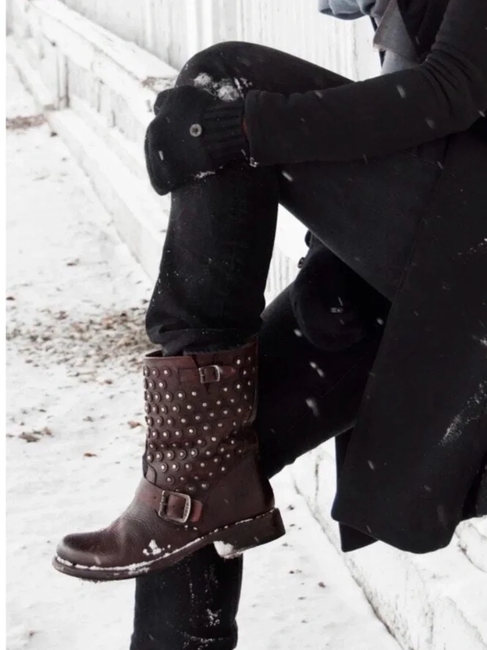 Frye Jenna Disc Short Studded Distressed Brown Leather Boots Size 6.5 B
